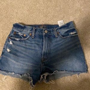 Abercrombie high rise mom short